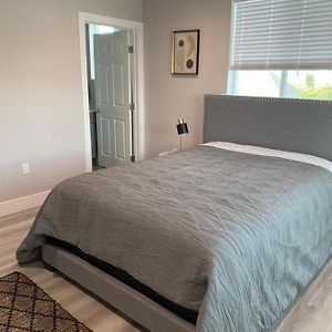 Private Room In New Appartment With Full Bath